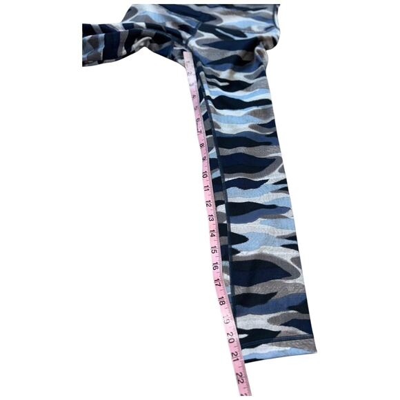 NEW Lululemon Wunder Under Crop III Mini Coast Camo Deep Navy Multi Size 2 - Picture 10 of 11